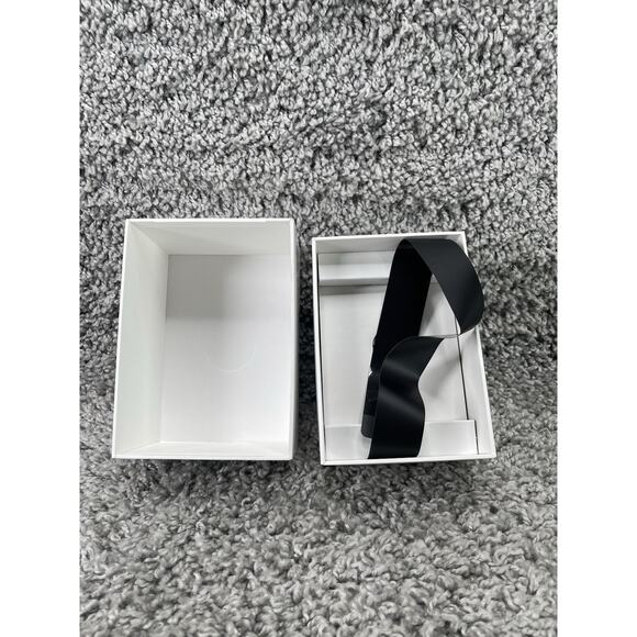 Apple TV 4K 3rd Generation 128 GB Wifi Ethernet MN2843 EMPTY BOX - Picture 5 of 8